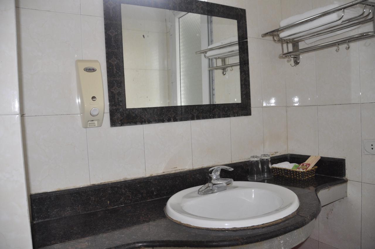 Hotel Cong Doan Mong Cai Provinz Quang Ninh Exterior foto