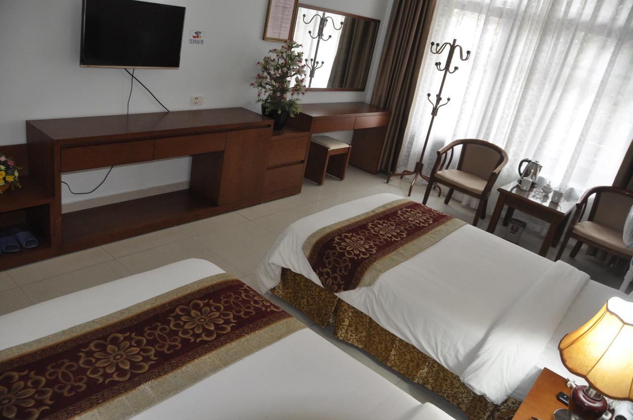 Hotel Cong Doan Mong Cai Provinz Quang Ninh Exterior foto